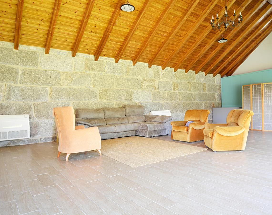 Galihost - Casa Con Precioso Jardin En Vilanova De Arousa Luaran gambar