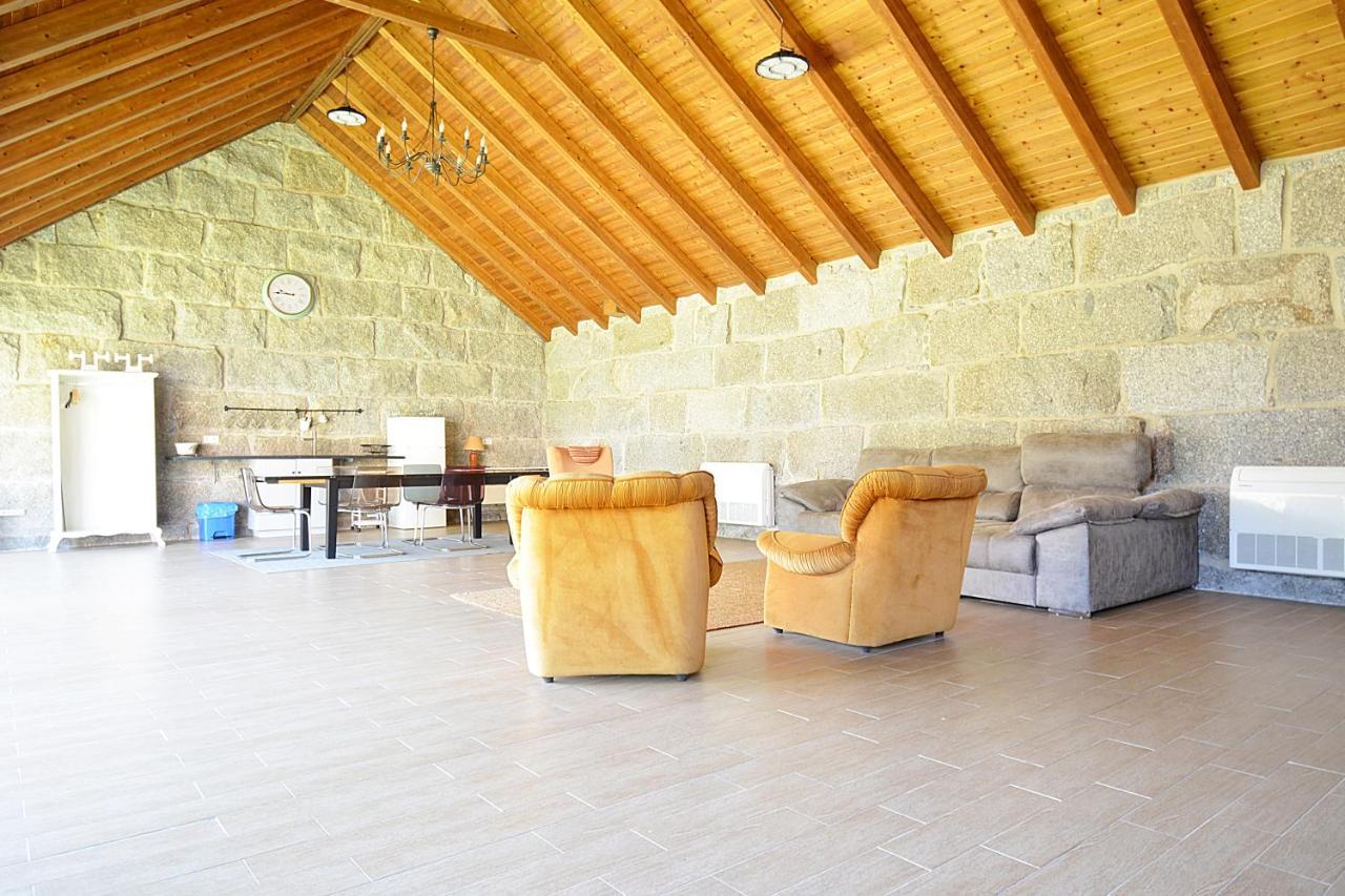 Galihost - Casa Con Precioso Jardin En Vilanova De Arousa Luaran gambar