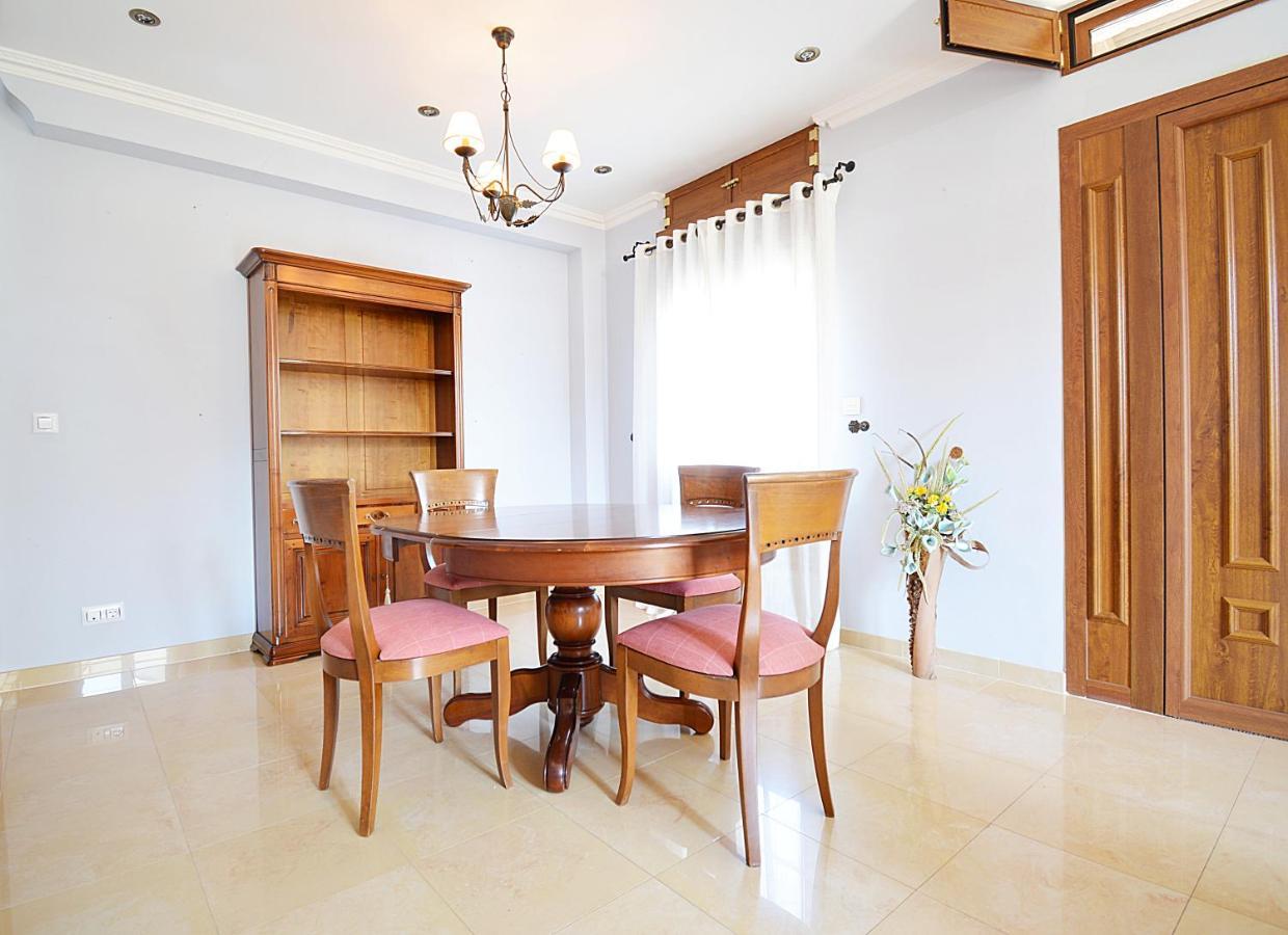 Galihost - Casa Con Precioso Jardin En Vilanova De Arousa Luaran gambar
