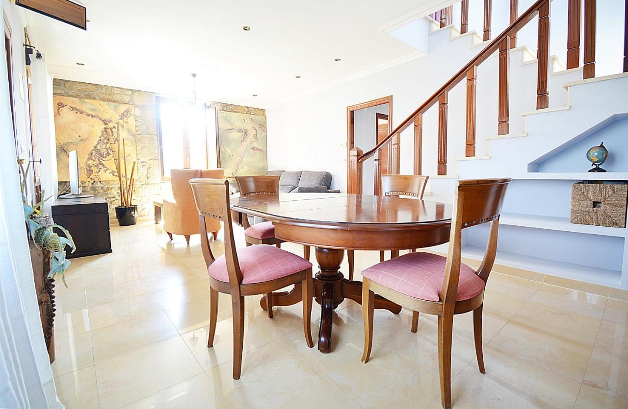 Galihost - Casa Con Precioso Jardin En Vilanova De Arousa Luaran gambar