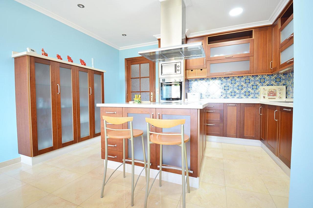 Galihost - Casa Con Precioso Jardin En Vilanova De Arousa Luaran gambar